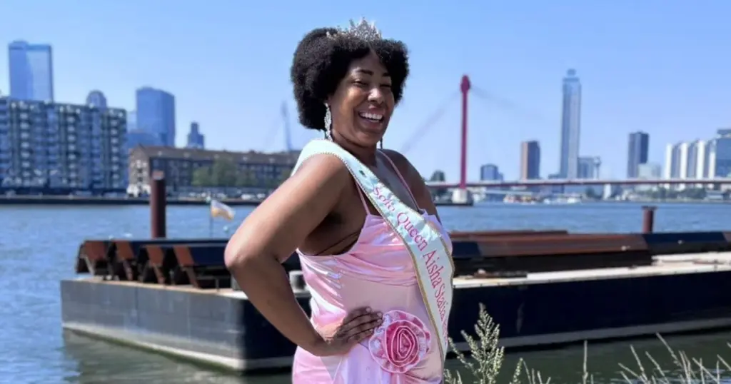 Sommerkarneval 2026: Aisha Statia afslører teknikken til et glitrende kostume